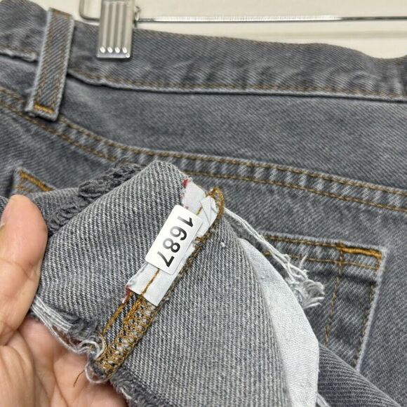 VINTAGE Levis 501 Short Size 33 Charcoal Button Fly Distressed Cut Off Upcycled - Picture 8 of 12